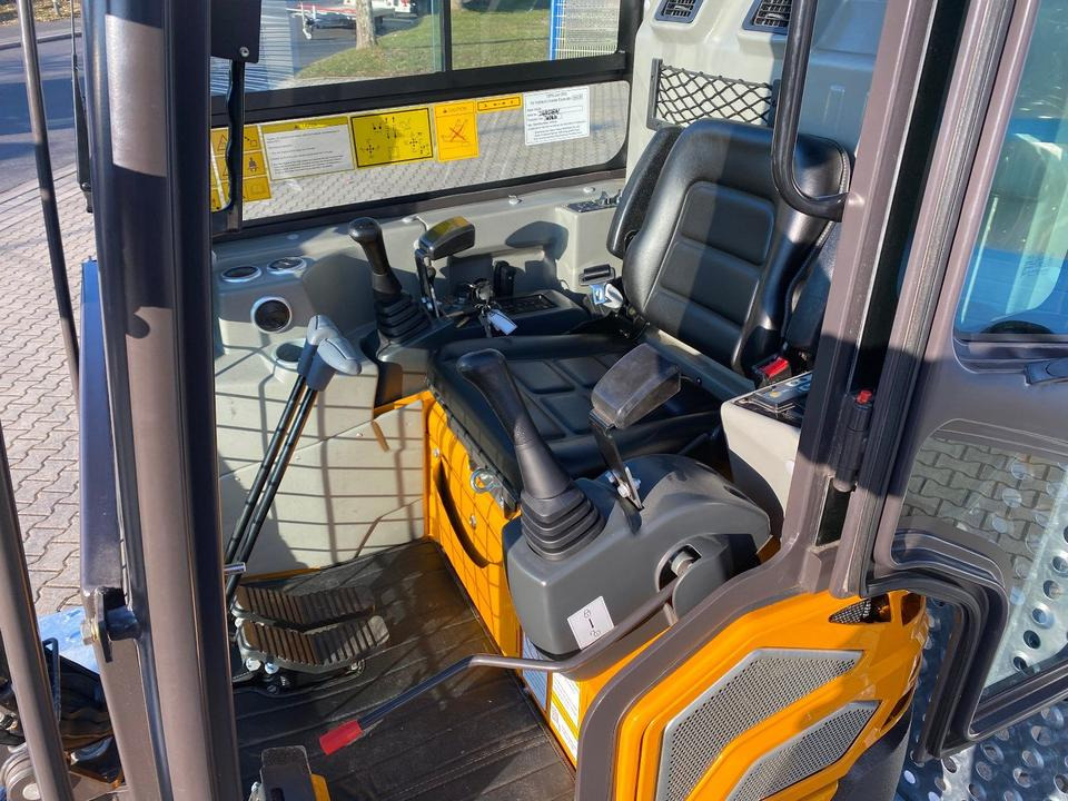 Vermietung / Minibagger 2-Tonnen inkl. Anhänger / Wochenende / Kabine / Verstellfahrwerk / Schwenkarm / Anbaugeräte/ - Mini-ekskavators: foto 5 Vermietung / Minibagger 2-Tonnen inkl. Anhänger / Wochenende / Kabine / Verstellfahrwerk / Schwenkarm / Anbaugeräte/ - Mini-ekskavators: foto 5