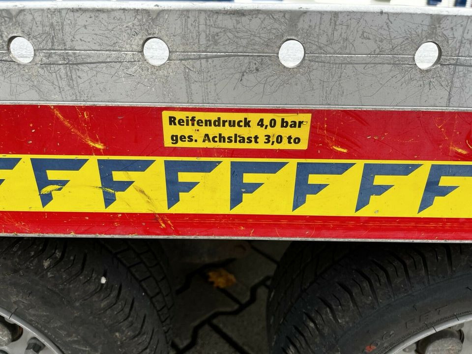 Piekabe autovedējs Viermietung / FIT-ZEL Fahrzeugtransporter 3000KG / Anhänger / Nutzlast 2460kg: foto 9