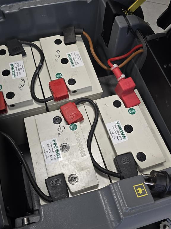 Grīdas mazgāšanas iekārta KÄRCHER B 90 + R75 266 working hours: foto 16 Grīdas mazgāšanas iekārta KÄRCHER B 90 + R75 266 working hours: foto 16