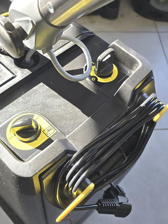 Grīdas mazgāšanas iekārta KARCHER BD 38/12 C: foto 8