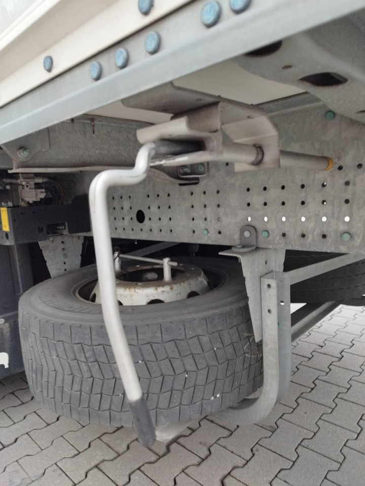 Schmitz Cargobull 3 axles xLiftachse - Puspiekabe izotermiskais: foto 4 Schmitz Cargobull 3 axles xLiftachse - Puspiekabe izotermiskais: foto 4