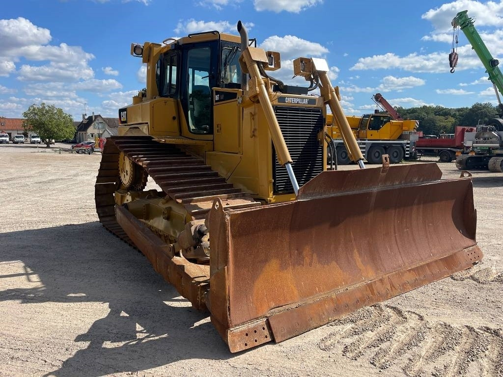 CAT D 6 T LGP - Buldozers: foto 2 CAT D 6 T LGP - Buldozers: foto 2