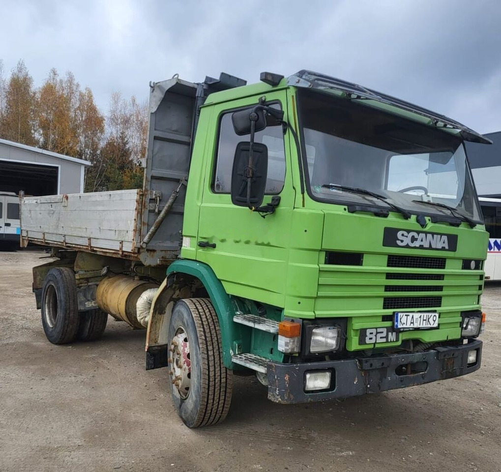 Scania 82M - Kravas automašīna pašizgāzējs: foto 3 Scania 82M - Kravas automašīna pašizgāzējs: foto 3