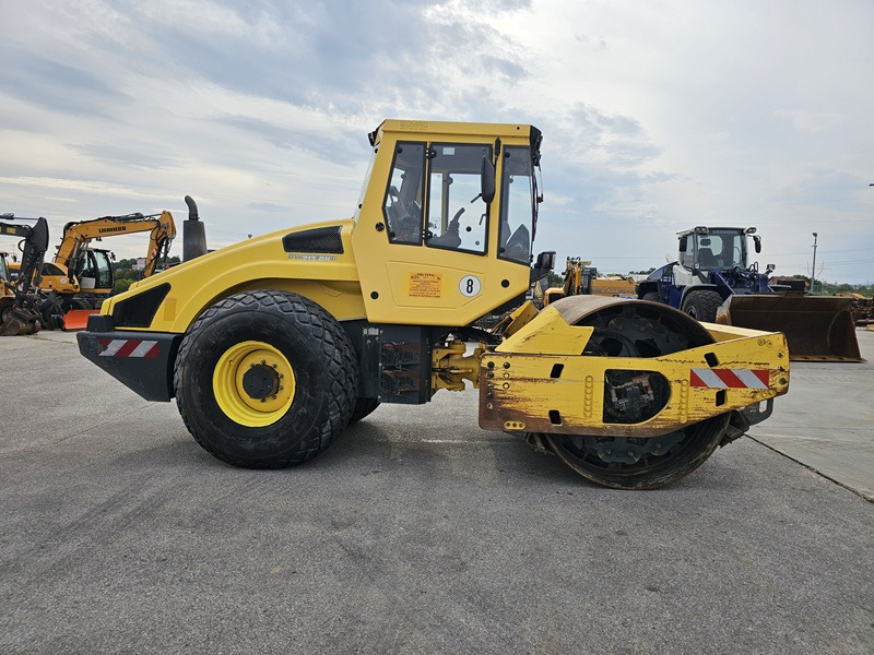 BOMAG BW213DH-4 BVC - Vibrorullis: foto 4 BOMAG BW213DH-4 BVC - Vibrorullis: foto 4