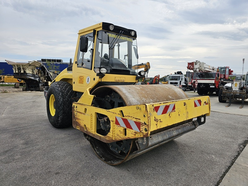 BOMAG BW213DH-4 BVC - Vibrorullis: foto 5 BOMAG BW213DH-4 BVC - Vibrorullis: foto 5