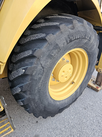 Ekskavators-iekrāvējs CAT 428F2: foto 24