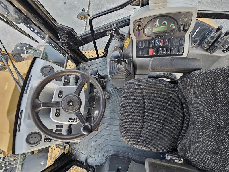 Ekskavators-iekrāvējs CAT 428F2: foto 8