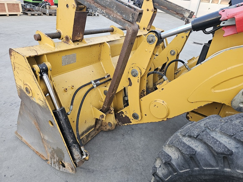 Ekskavators-iekrāvējs CAT 428F2: foto 12