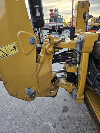 Ekskavators-iekrāvējs CAT 428F2: foto 14