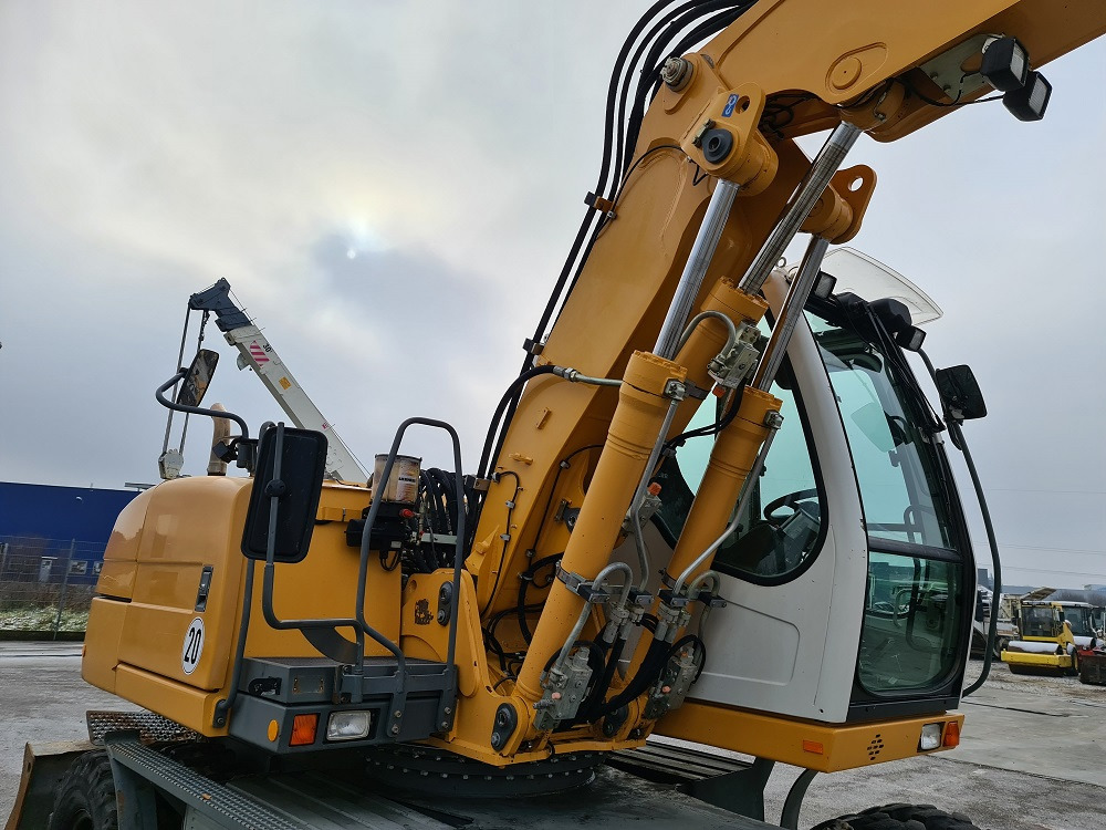 Celtniecības tehnika LIEBHERR A316: foto 7