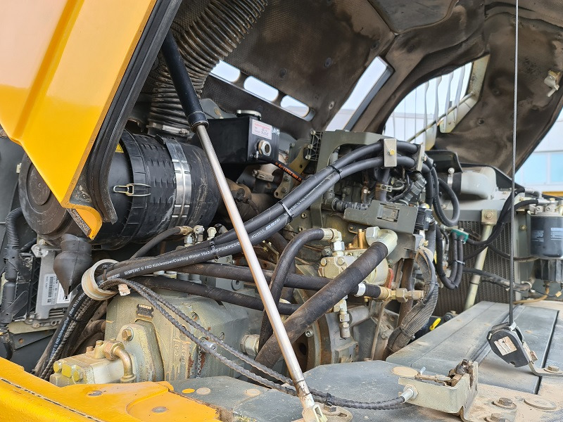 Celtniecības tehnika LIEBHERR A316: foto 18