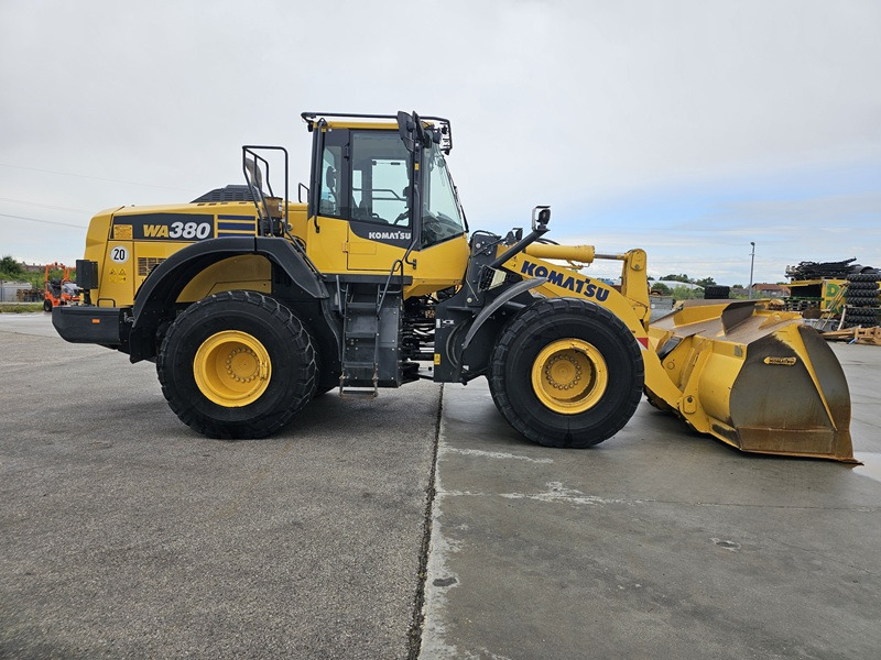 KOMATSU WA380-8 - Riteņu iekrāvējs: foto 4 KOMATSU WA380-8 - Riteņu iekrāvējs: foto 4