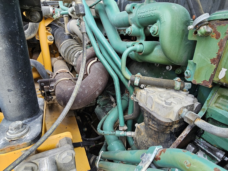 Artikulētias pašizgāzējs VOLVO A35D: foto 24