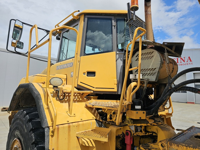 Artikulētias pašizgāzējs VOLVO A35D: foto 8