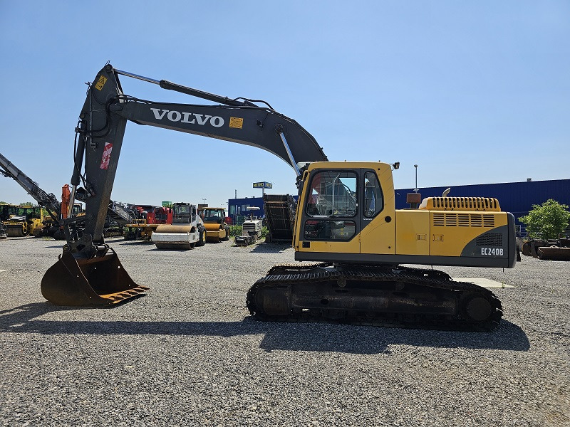 VOLVO EC240BNLC - Kāpurķēžu ekskavators: foto 2 VOLVO EC240BNLC - Kāpurķēžu ekskavators: foto 2