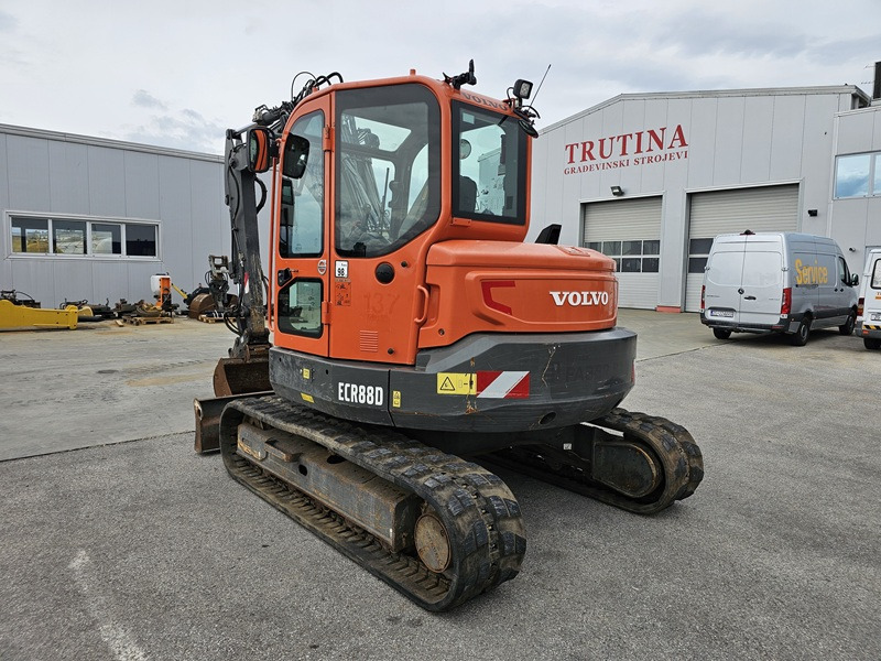 VOLVO ECR88D - Kāpurķēžu ekskavators: foto 2 VOLVO ECR88D - Kāpurķēžu ekskavators: foto 2