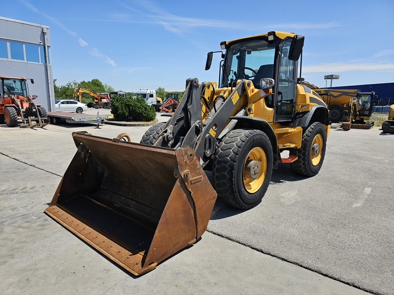 VOLVO L45H - Riteņu iekrāvējs: foto 1 VOLVO L45H - Riteņu iekrāvējs: foto 1