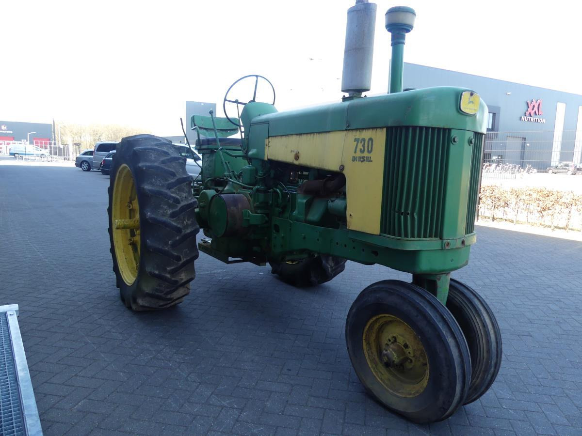 Traktors John-Deere 730: foto 34