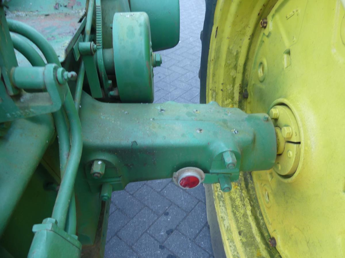 Traktors John-Deere 730: foto 10