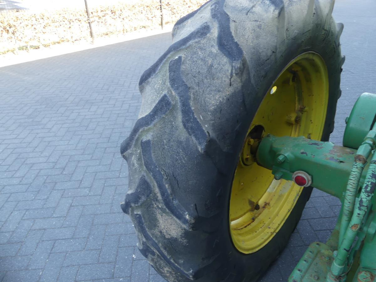 Traktors John-Deere 730: foto 8