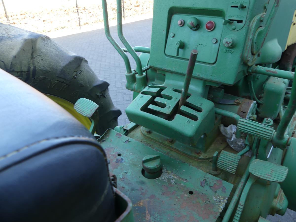 Traktors John-Deere 730: foto 15