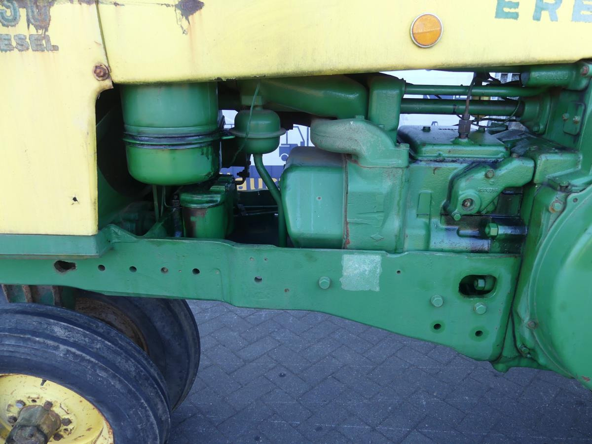 Traktors John-Deere 730: foto 23
