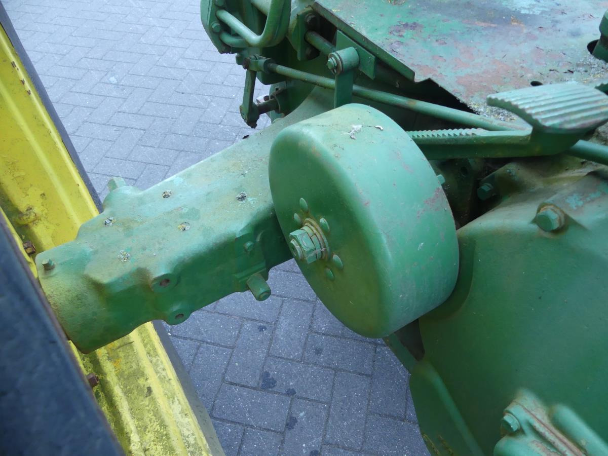 Traktors John-Deere 730: foto 32