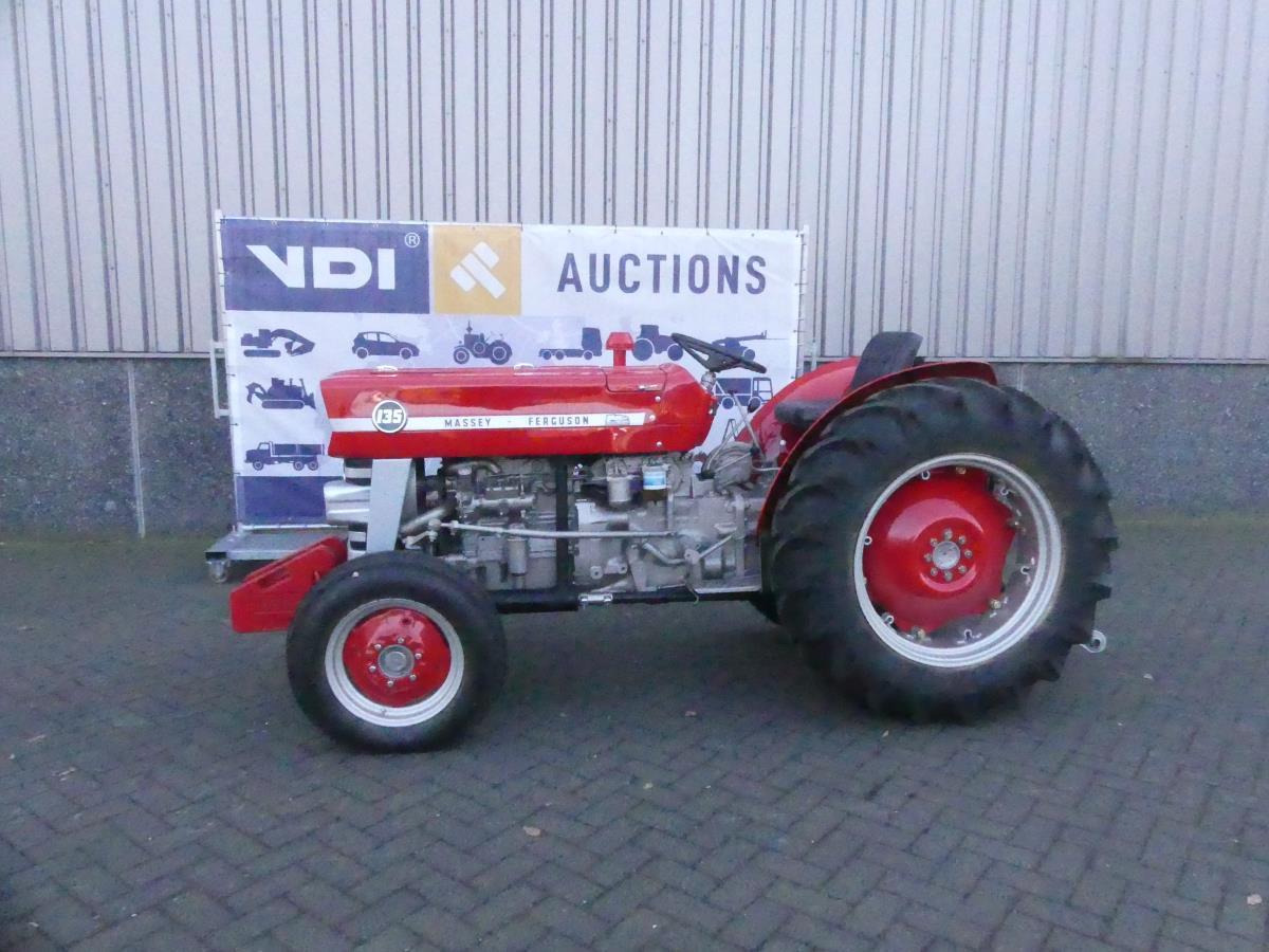 Massey-Ferguson 135 Vinyard - Traktors: foto 2 Massey-Ferguson 135 Vinyard - Traktors: foto 2