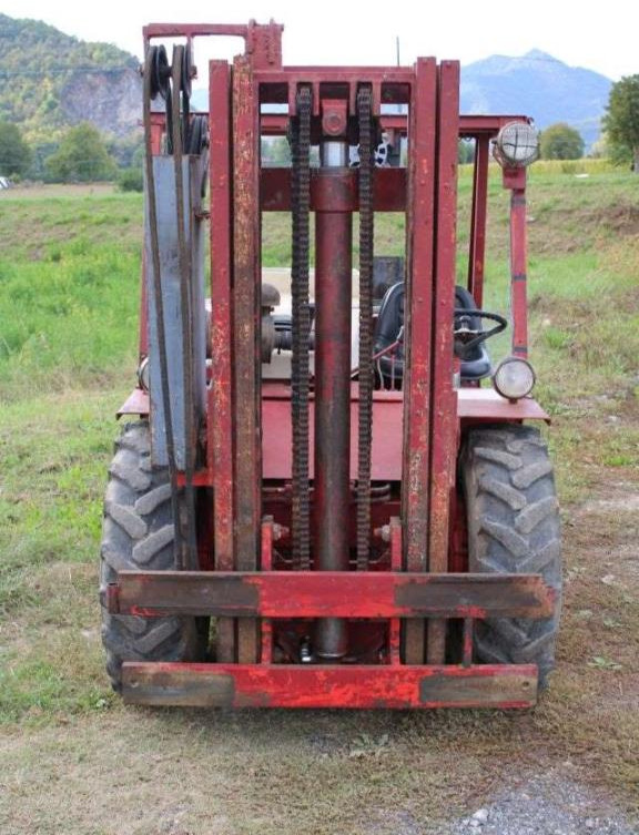 Manitou MC20P - Bezceļu autokrāvējs: foto 2 Manitou MC20P - Bezceļu autokrāvējs: foto 2