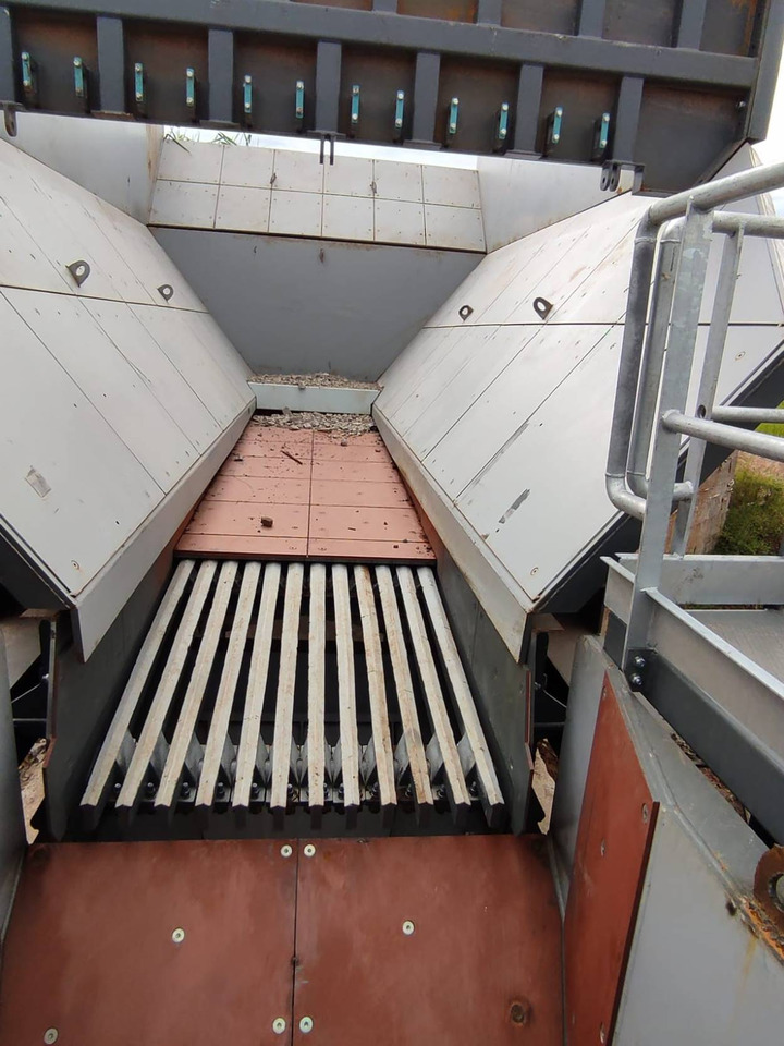 Constmach Alimentateur Vibrant Bunker Dans Des Capacités de 80 à 500 Tonnes - Kalnrūpniecības mašīna: foto 4 Constmach Alimentateur Vibrant Bunker Dans Des Capacités de 80 à 500 Tonnes - Kalnrūpniecības mašīna: foto 4