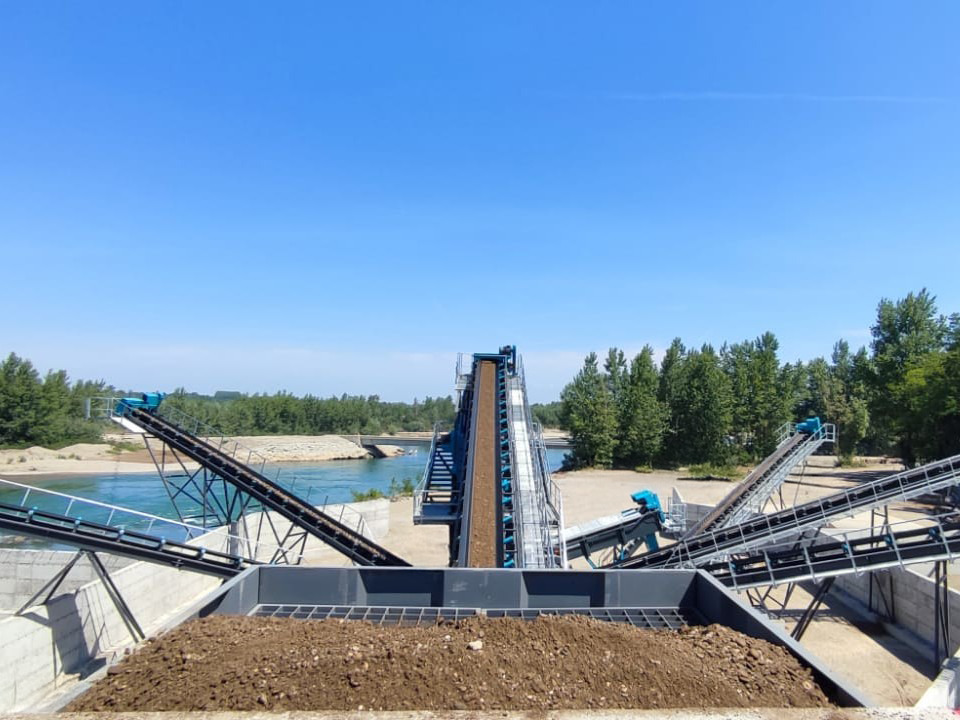 Constmach Stationäre Sand- und Kieswasch- und Siebanlage - Sijātājs: foto 1 Constmach Stationäre Sand- und Kieswasch- und Siebanlage - Sijātājs: foto 1