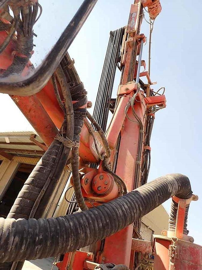 Urbšanas mašīna Sandvik DX800: foto 14