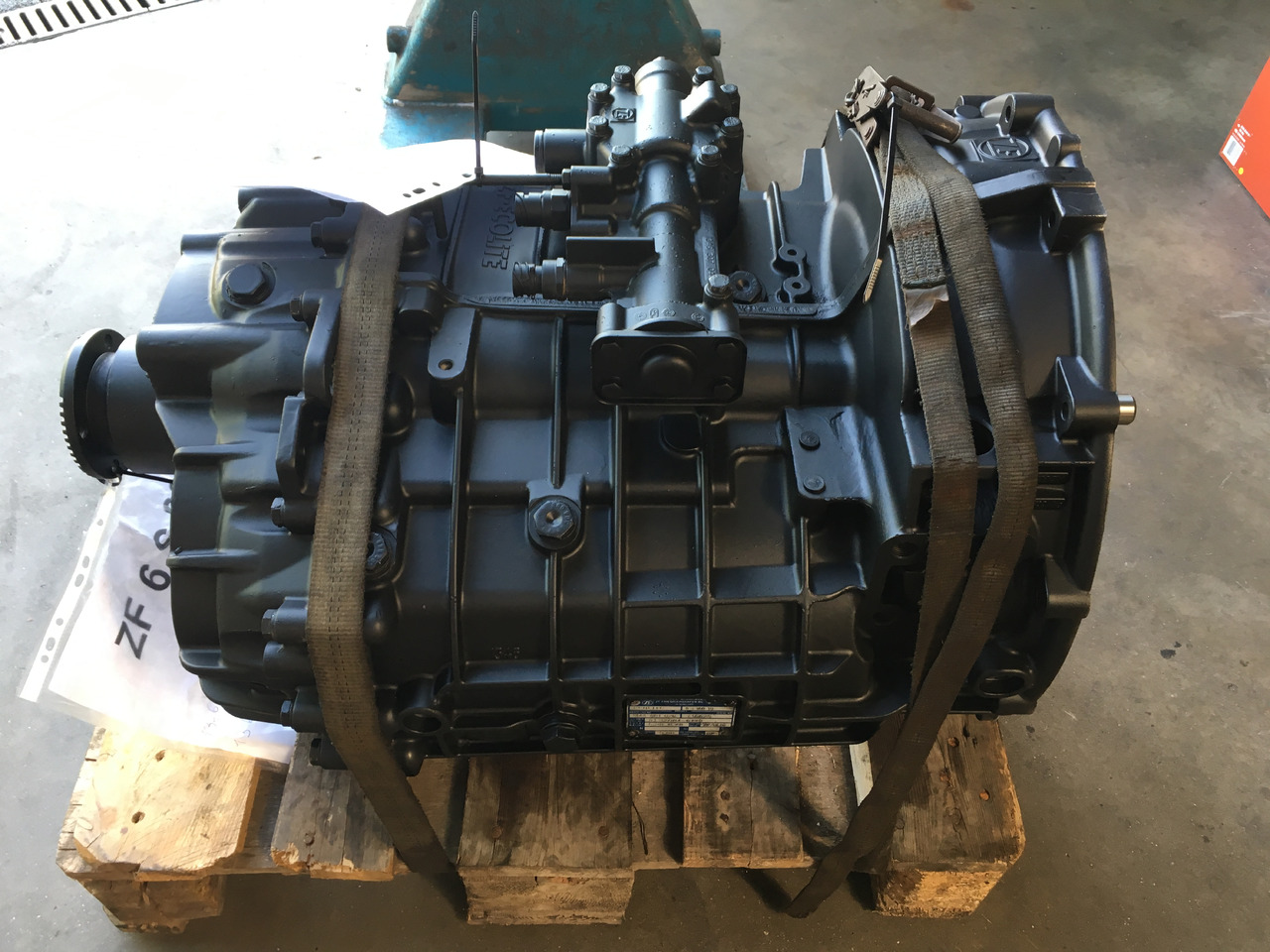 ZF 6S800 - Pārnesumkārba: foto 1 ZF 6S800 - Pārnesumkārba: foto 1