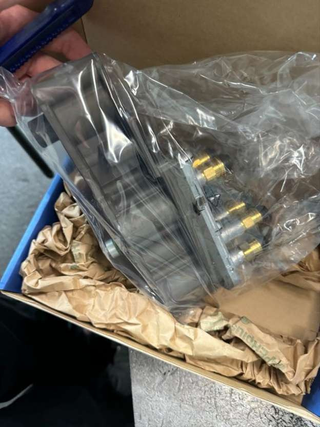 ZF Ventilblock fr 16S Getriebe MAN Iveco  - Vārsts - Kravas automašīna: foto 3 ZF Ventilblock fr 16S Getriebe MAN Iveco  - Vārsts - Kravas automašīna: foto 3