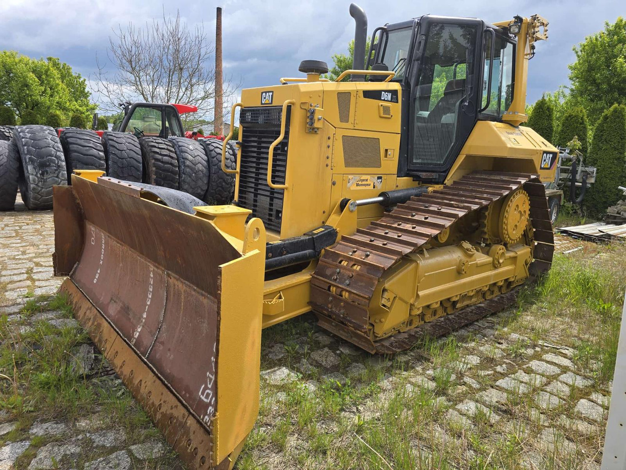 CATERPILLAR D 6 N XL - Buldozers: foto 1 CATERPILLAR D 6 N XL - Buldozers: foto 1