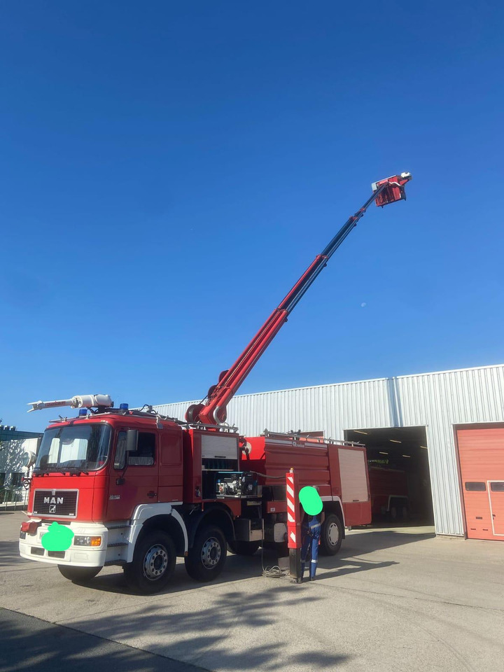 MAN 35.403 - Ugunsdzēsēju mašīna: foto 3 MAN 35.403 - Ugunsdzēsēju mašīna: foto 3