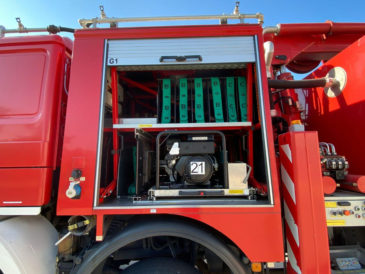 MAN 35.403 - Ugunsdzēsēju mašīna: foto 5 MAN 35.403 - Ugunsdzēsēju mašīna: foto 5