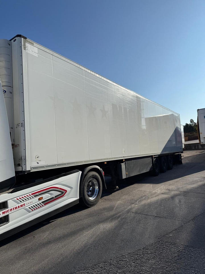 Schmitz Cargobull SKO 24 Carrier - Puspiekabe refrižerators: foto 2 Schmitz Cargobull SKO 24 Carrier - Puspiekabe refrižerators: foto 2