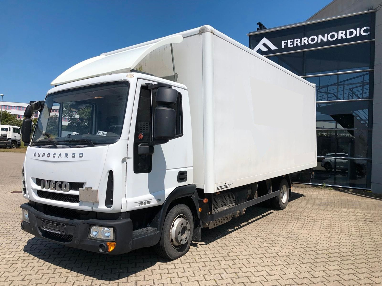 Iveco 75 E 190 Koffer*LBW*Schalter*Blatt/Luft*Klima - Furgons ar slēgtā virsbūve: foto 4 Iveco 75 E 190 Koffer*LBW*Schalter*Blatt/Luft*Klima - Furgons ar slēgtā virsbūve: foto 4