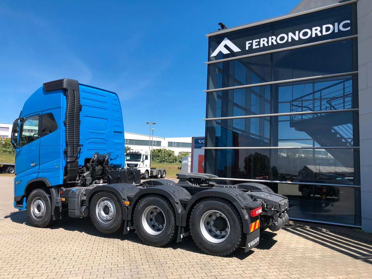 Volvo FH16 750 XL 8x4 Tridem*100T*Kriechgänge*Retarder Volvo FH16 750 XL 8x4 Tridem*100T*Kriechgänge*Retarder - Vilcējs: foto 4 Volvo FH16 750 XL 8x4 Tridem*100T*Kriechgänge*Retarder Volvo FH16 750 XL 8x4 Tridem*100T*Kriechgänge*Retarder - Vilcējs: foto 4