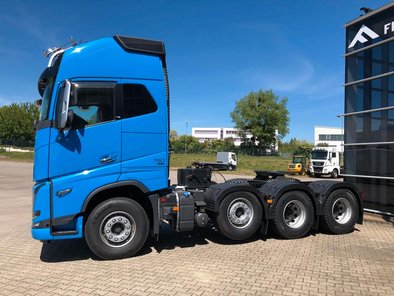 Volvo FH16 750 XL 8x4 Tridem*100T*Kriechgänge*Retarder Volvo FH16 750 XL 8x4 Tridem*100T*Kriechgänge*Retarder - Vilcējs: foto 2 Volvo FH16 750 XL 8x4 Tridem*100T*Kriechgänge*Retarder Volvo FH16 750 XL 8x4 Tridem*100T*Kriechgänge*Retarder - Vilcējs: foto 2