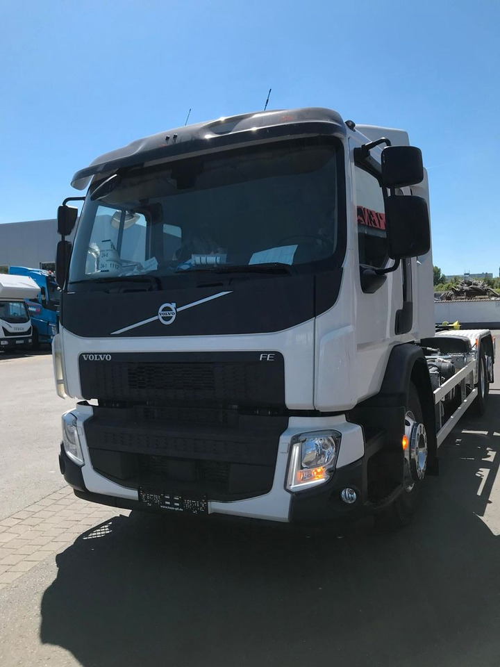 Volvo FE 320 6x2 - Pacēlājs ar āķi: foto 4 Volvo FE 320 6x2 - Pacēlājs ar āķi: foto 4