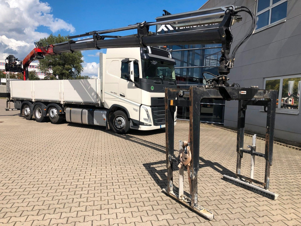 Volvo FH460 8x2 TRIDEM VLA&NLA gelenkt*FASSI F215AS.24 - Bortu kravas automašīna/ Platforma, Kravas auto ar manipulatoru: foto 3 Volvo FH460 8x2 TRIDEM VLA&NLA gelenkt*FASSI F215AS.24 - Bortu kravas automašīna/ Platforma, Kravas auto ar manipulatoru: foto 3