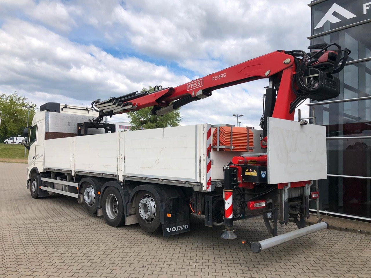 Volvo FH460 8x2 TRIDEM VLA&NLA gelenkt*FASSI F215AS.24 - Kravas auto ar manipulatoru: foto 5 Volvo FH460 8x2 TRIDEM VLA&NLA gelenkt*FASSI F215AS.24 - Kravas auto ar manipulatoru: foto 5