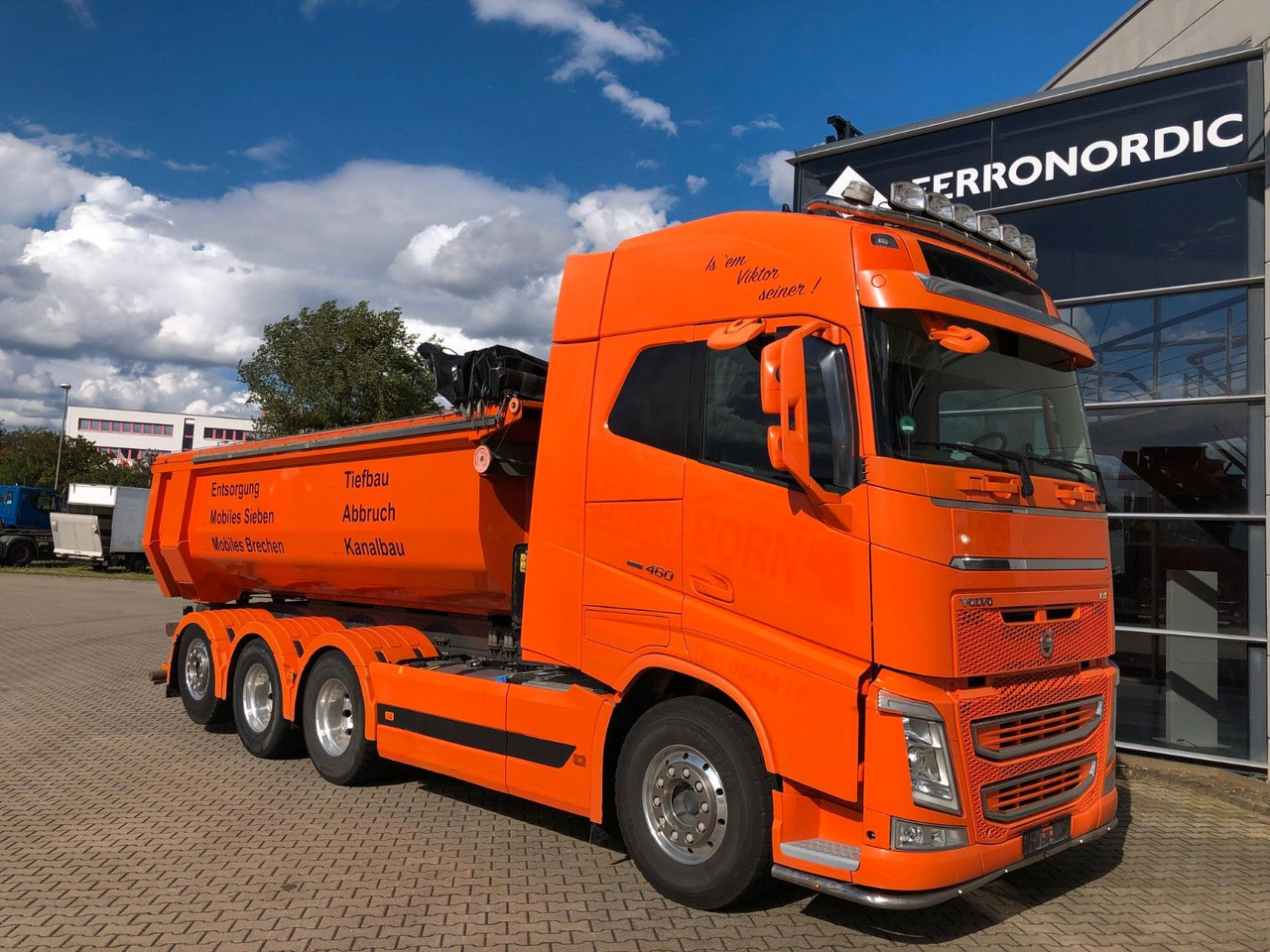 Volvo FH460 8x4 Tridem*Lift+LenkAchse*ALU*AHK*VollLuft - Kravas automašīna pašizgāzējs: foto 3 Volvo FH460 8x4 Tridem*Lift+LenkAchse*ALU*AHK*VollLuft - Kravas automašīna pašizgāzējs: foto 3