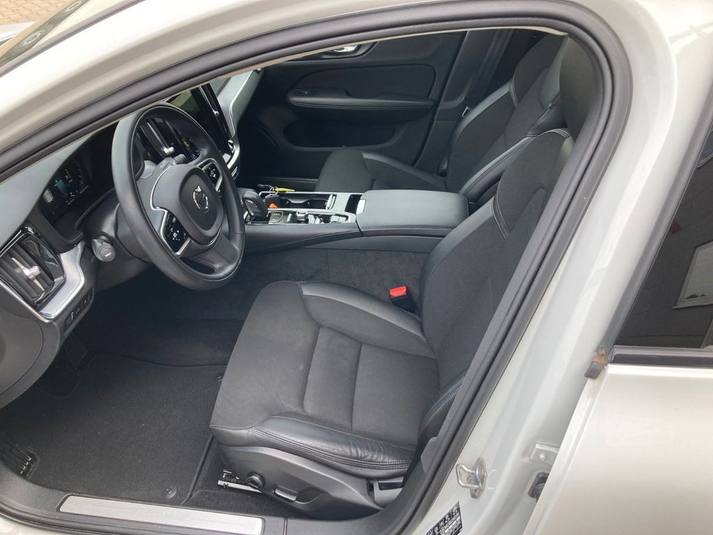 Volvo V60 T6 AWD R-Design Expression Recharge Plug-In Volvo V60 T6 AWD R-Design Expression Recharge Plug-In - Universālis: foto 5 Volvo V60 T6 AWD R-Design Expression Recharge Plug-In Volvo V60 T6 AWD R-Design Expression Recharge Plug-In - Universālis: foto 5