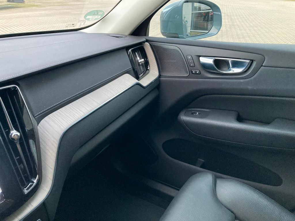SUV Volvo XC 60 T6 Inscr. Rech. Plug-In Hybrid AWD Md.2022: foto 15
