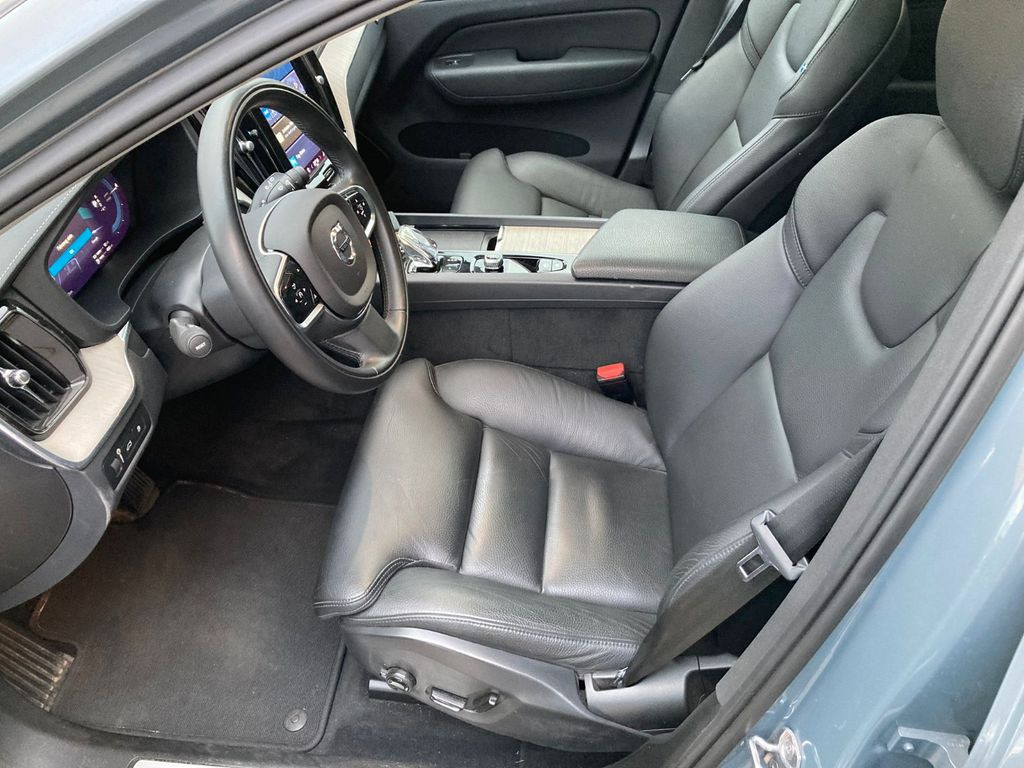 SUV Volvo XC 60 T6 Inscr. Rech. Plug-In Hybrid AWD Md.2022: foto 8