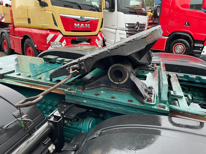 Vilcējs Mercedes-Benz Arocs Arocs 4163 8x4/4: foto 7