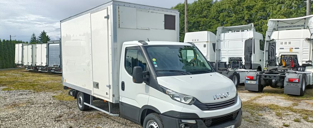 Iveco Daily 35S16 - Furgons ar slēgtā virsbūve: foto 3 Iveco Daily 35S16 - Furgons ar slēgtā virsbūve: foto 3